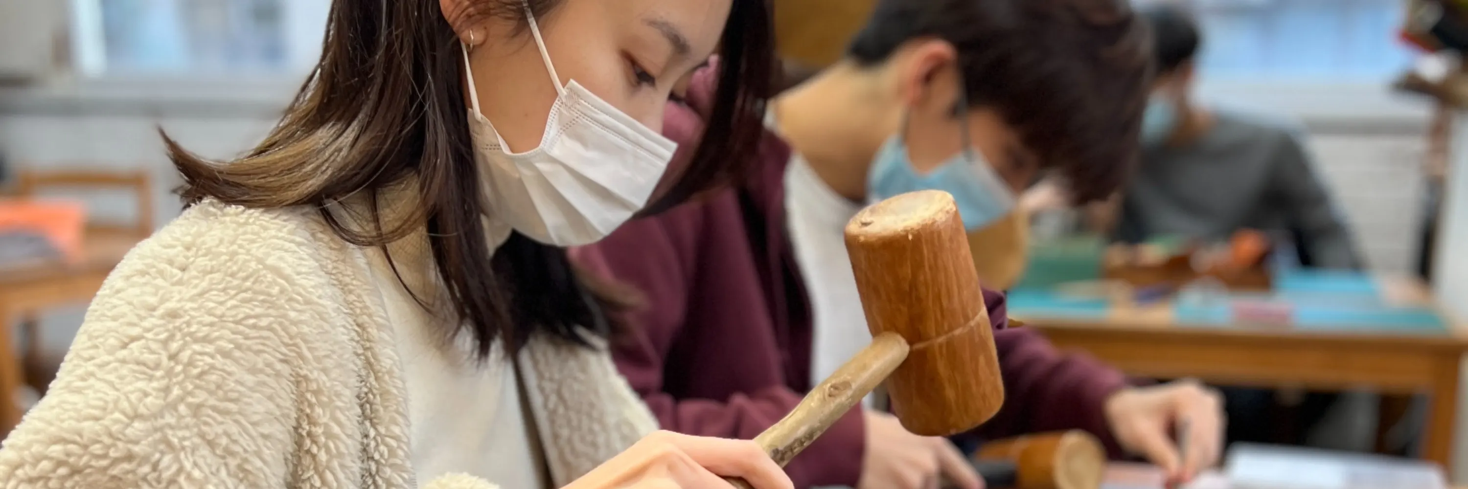 手作班房 Handmade Art Room - 皮革情侣手镯工作坊 |  拍拖好去处 | 铜锣湾